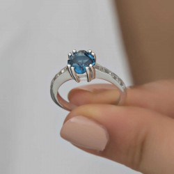Gümüş Mavi Baget Tek Taş Kadın Yüzük Gümüş Mavi Baget Tek Taş Kadın Yüzük