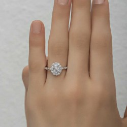 Gümüş Beyaz Oval Taşlı Kadın Yüzük Gümüş Beyaz Oval Taşlı Kadın Yüzük