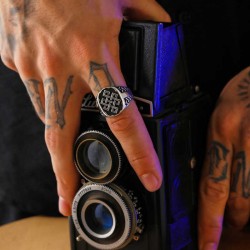 Gümüş Desenli Erkek Yüzük Gümüş Desenli Erkek Yüzük