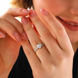 Gümüş Kalpli Kadın Yüzük Gümüş Kalpli Kadın Yüzük