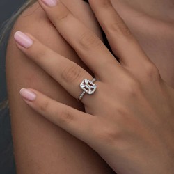 Gümüş Baget Taşlı Kadın Yüzük Gümüş Baget Taşlı Kadın Yüzük