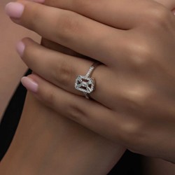 Gümüş Baget Taşlı Kadın Yüzük Gümüş Baget Taşlı Kadın Yüzük