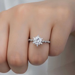 Gümüş Çiçek Desenli Kadın Yüzük Gümüş Çiçek Desenli Kadın Yüzük