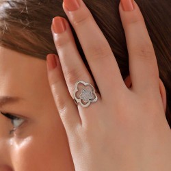 Gümüş Çiçek Desenli Kadın Yüzük Gümüş Çiçek Desenli Kadın Yüzük