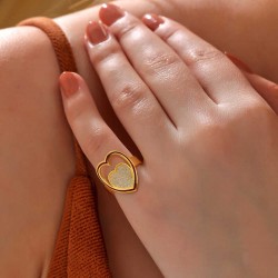 Gümüş Gold Beyaz Taşlı Kalpli Kadın Yüzük Gümüş Gold Beyaz Taşlı Kalpli Kadın Yüzük