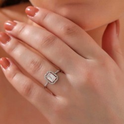 Gümüş Beyaz Baget Taşlı Kadın Yüzük Gümüş Beyaz Baget Taşlı Kadın Yüzük