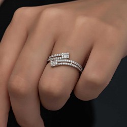 Gümüş Baget Taşlı Kadın Yüzük Gümüş Baget Taşlı Kadın Yüzük