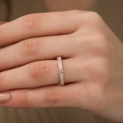 Gümüş Rose Sıralı Baget Taşlı Bayan Yüzük Gümüş Rose Sıralı Baget Taşlı Bayan Yüzük