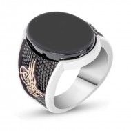 Gümüş Siyah Taşlı Tuğralı Erkek Yüzük Gümüş Siyah Taşlı Tuğralı Erkek Yüzük