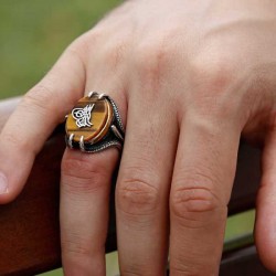 Gümüş Kaplan Gözü Taşlı Tuğralı Erkek Yüzük Gümüş Kaplan Gözü Taşlı Tuğralı Erkek Yüzük