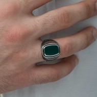 Gümüş Yeşil Akik Taşlı Desenli Erkek Yüzük Gümüş Yeşil Akik Taşlı Desenli Erkek Yüzük