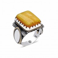 Gümüş Sarı Sıkma Kehribar Taşlı Kare Erkek Yüzük Gümüş Sarı Sıkma Kehribar Taşlı Kare Erkek Yüzük