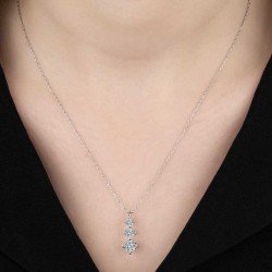 Swarovski Taşlı Gümüş Üçtaş Tektaş Bayan Kolye Swarovski Taşlı Gümüş Üçtaş Tektaş Bayan Kolye
