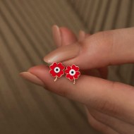 Gümüş Fosforlu Kırmızı Yonca Küpe Gümüş Fosforlu Kırmızı Yonca Küpe