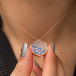 Gümüş Renkli Hareketli Taşlı Plaka Kolye Gümüş Renkli Hareketli Taşlı Plaka Kolye