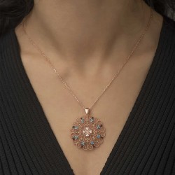 Gümüş Rose Etnik Desenli Madalyon Kolye Gümüş Rose Etnik Desenli Madalyon Kolye