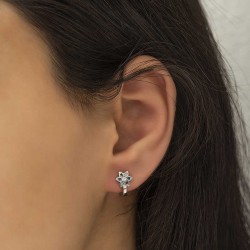 Gümüş Renkli Çiçek Bayan Küpe Gümüş Renkli Çiçek Bayan Küpe