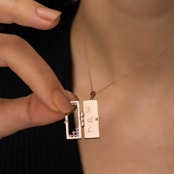 Gümüş Rose Kapaklı Kişiye Özel Kolye Gümüş Rose Kapaklı Kişiye Özel Kolye