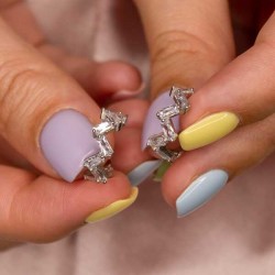 Gümüş Baget Taşlı Zikzak Halka Küpe Gümüş Baget Taşlı Zikzak Halka Küpe