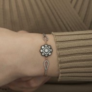 Gümüş Rose Çiçek Desenli Elmas Montür Bileklik Gümüş Rose Çiçek Desenli Elmas Montür Bileklik
