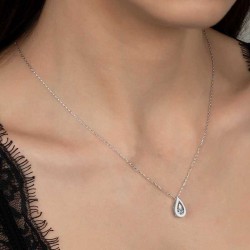 Swarovski Taşlı Gümüş Damla Bayan Kolye Swarovski Taşlı Gümüş Damla Bayan Kolye