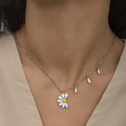 Gümüş Rodyum Papatya Seviyor Sevmiyor Bayan Kolye Gümüş Rodyum Papatya Seviyor Sevmiyor Bayan Kolye