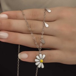 Gümüş Rodyum Papatya Seviyor Sevmiyor Bayan Kolye Gümüş Rodyum Papatya Seviyor Sevmiyor Bayan Kolye