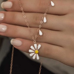 Gümüş Rose Papatya Seviyor Sevmiyor Bayan Kolye Gümüş Rose Papatya Seviyor Sevmiyor Bayan Kolye