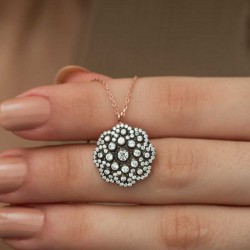 Gümüş Çiçek Desenli Elmas Montür Kolye Gümüş Çiçek Desenli Elmas Montür Kolye