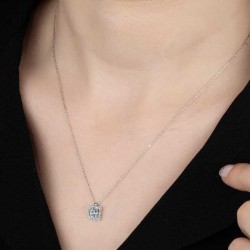 Swarovski Taşlı Gümüş Tektaş Bayan Kolye Swarovski Taşlı Gümüş Tektaş Bayan Kolye