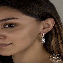 Swarovski Crystal Taşlı Gümüş Beyaz Baget Sallantılı Kadın Küpe Swarovski Crystal Taşlı Gümüş Beyaz Baget Sallantılı Kadın Küpe