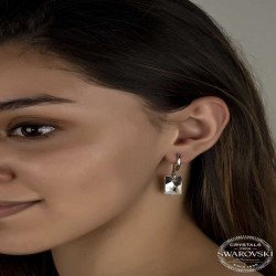 Swarovski Crystal Taşlı Gümüş Beyaz Baget Sallantılı Kadın Küpe Swarovski Crystal Taşlı Gümüş Beyaz Baget Sallantılı Kadın Küpe