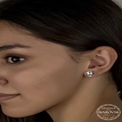 Swarovski Crystal Taşlı Gümüş Çivili Kadın Küpe Swarovski Crystal Taşlı Gümüş Çivili Kadın Küpe