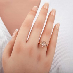 Gümüş Rose Beyaz Taşlı Lotus Çiçeği Kadın Yüzük Gümüş Rose Beyaz Taşlı Lotus Çiçeği Kadın Yüzük