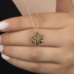 Gümüş Rose 4 Katman Lotus Çiçeği Kadın Kolye Gümüş Rose 4 Katman Lotus Çiçeği Kadın Kolye