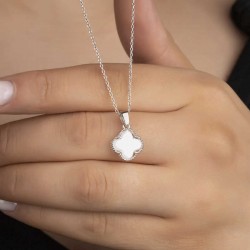 Gümüş Dört Yapraklı Yonca Kadın Kolye Gümüş Dört Yapraklı Yonca Kadın Kolye