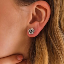 Gümüş Çivili Gül Kadın Küpe Gümüş Çivili Gül Kadın Küpe