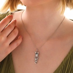 Gümüş Kaplan Figürlü Kadın Kolye Gümüş Kaplan Figürlü Kadın Kolye