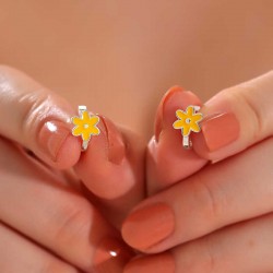 Gümüş Sarı Çiçek Çocuk Küpesi Gümüş Sarı Çiçek Çocuk Küpesi