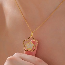Gümüş Gold Çiçek Desenli Kadın Kolye Gümüş Gold Çiçek Desenli Kadın Kolye