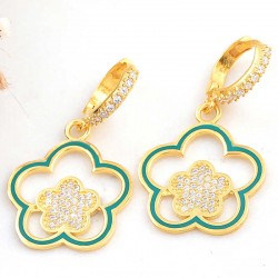 Gümüş Gold Sallantılı Çiçek Desenli Kadın Küpe Gümüş Gold Sallantılı Çiçek Desenli Kadın Küpe