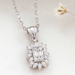 Gümüş Baget Taşlı Kadın Kolye Gümüş Baget Taşlı Kadın Kolye