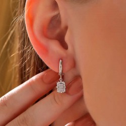 Gümüş Baget Taşlı Kadın Küpe Gümüş Baget Taşlı Kadın Küpe