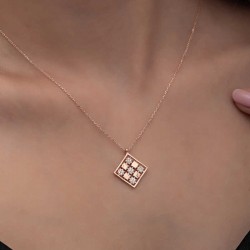 Gümüş Rose Dörtgen Zirkon Taşlı Kadın Kolye Gümüş Rose Dörtgen Zirkon Taşlı Kadın Kolye