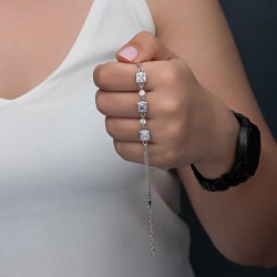 Gümüş Kare Zirkon Taşlı Kadın Bileklik Gümüş Kare Zirkon Taşlı Kadın Bileklik