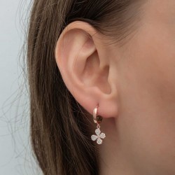 Gümüş Rose Sallantılı Yonca Kadın Küpe Gümüş Rose Sallantılı Yonca Kadın Küpe