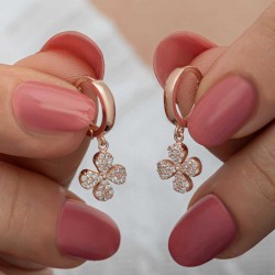 Gümüş Rose Sallantılı Yonca Kadın Küpe Gümüş Rose Sallantılı Yonca Kadın Küpe