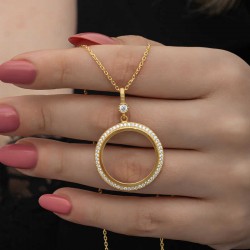 Gümüş Gold Kaplama Yuvarlak Yarım Altın Takılabilen Kadın Kolye Gümüş Gold Kaplama Yuvarlak Yarım Altın Takılabilen Kadın Kolye